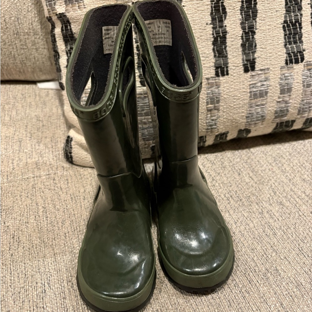 BOGS Olive Green Rain Boots - Picture 2 of 3